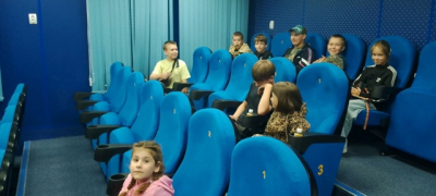 &quot;Кино Пушка&quot; принимает гостей: Кинопоказ для новоберезовских детей.