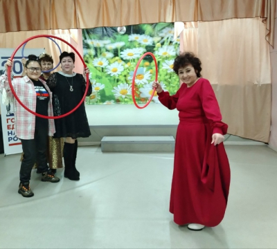 «Женщина и весна»