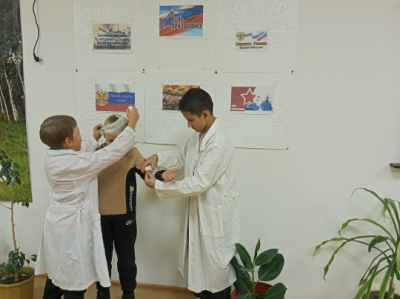 «В армии служить почетно».