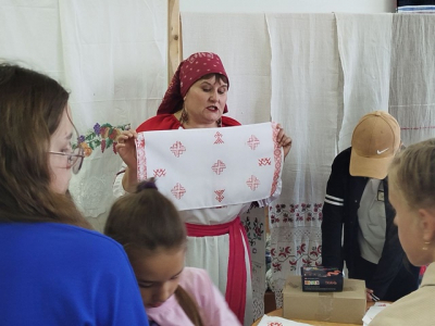 «Лето, экскурсии и волшебство творчества»